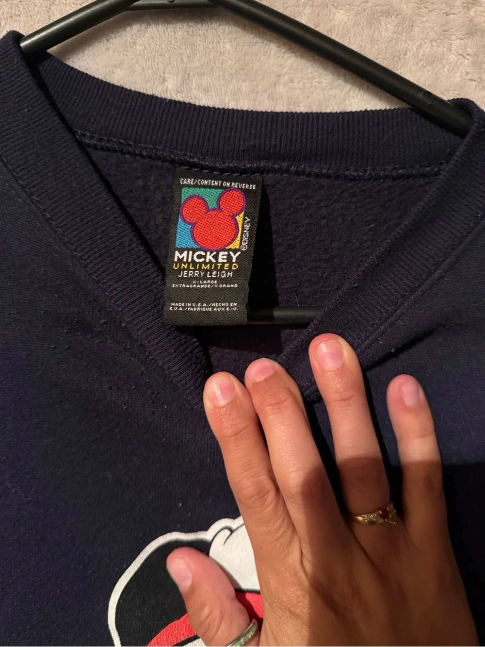 Vintage Mickey Mouse Unlimited Disney Christmas sweat shirt